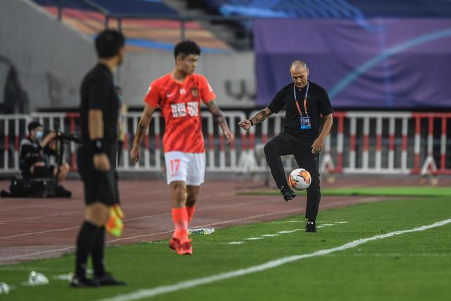 皇马最近20年欧冠只2次全场1射门 上次也是对巴黎